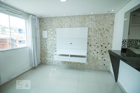 Casa para alugar com 119m², 2 quartos e 2 vagas Casa para alugar com 119m², 2 quartos e 2 vagasSala