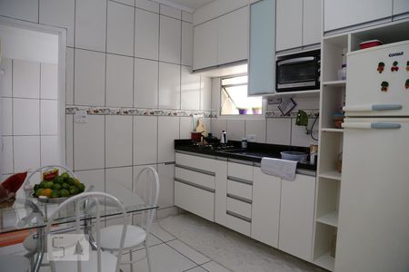 Cozinha de apartamento à venda com 2 quartos, 57m² em Vila Santa Luzia, Taboão da Serra