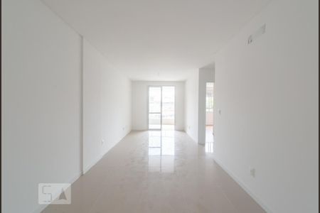 Apartamento para alugar com 2 quartos, 70m² em Barreiros, São José