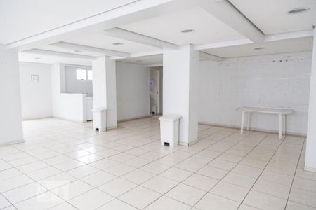 Apartamento para alugar com 50m², 2 quartos e 1 vaga Apartamento para alugar com 50m², 2 quartos e 1 vagaÁrea comum - Salão de festas
