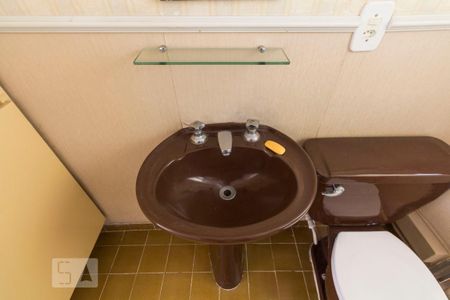 Banheiro Social de apartamento para alugar com 2 quartos, 52m² em Saúde, São Paulo