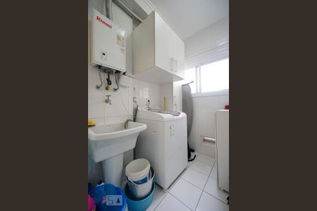 Área de serviço de apartamento para alugar com 2 quartos, 78m² em Jardim Piqueroby, São Paulo