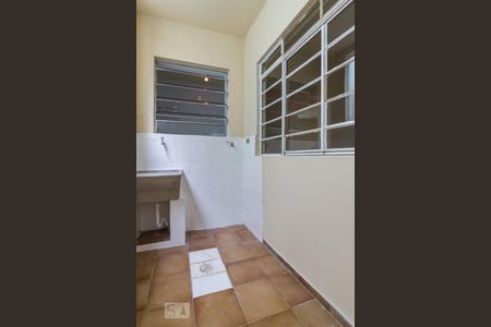 Casa para alugar com 80m², 2 quartos e sem vagaÁrea de serviço