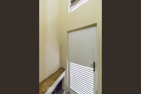 Casa para alugar com 80m², 2 quartos e sem vagaEntrada