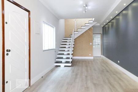 Sala de casa para alugar com 3 quartos, 135m² em Vila Santa Terezinha (zona Norte), São Paulo