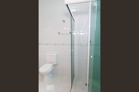 Banheiro da suíte de casa para alugar com 3 quartos, 135m² em Vila Santa Terezinha (zona Norte), São Paulo