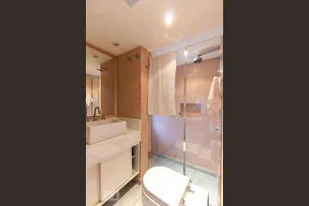 Apartamento à venda com 220m², 3 quartos e 3 vagasBanheiro da suíte 2