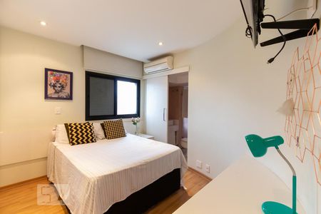 Apartamento à venda com 220m², 3 quartos e 3 vagasSuíte 2