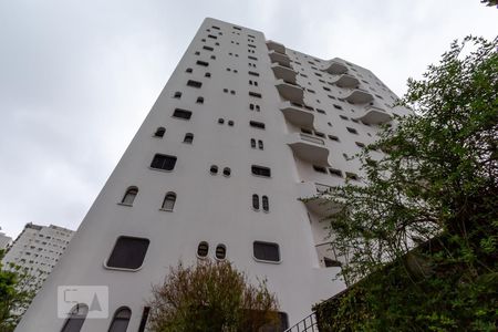 Apartamento à venda com 220m², 3 quartos e 3 vagasFachada