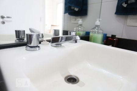 Banheiro - Torneira de apartamento para alugar com 3 quartos, 70m² em Jaguaré, São Paulo