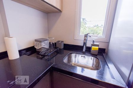 Cozinha - Pia de kitnet/studio para alugar com 1 quarto, 22m² em Mercês, Curitiba