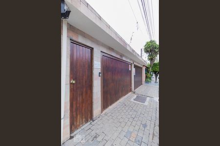 Casa à venda com 198m², 3 quartos e 4 vagas Casa à venda com 198m², 3 quartos e 4 vagasFachada