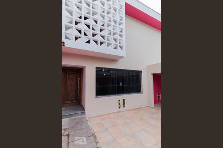 Casa à venda com 198m², 3 quartos e 4 vagas Casa à venda com 198m², 3 quartos e 4 vagasFrente