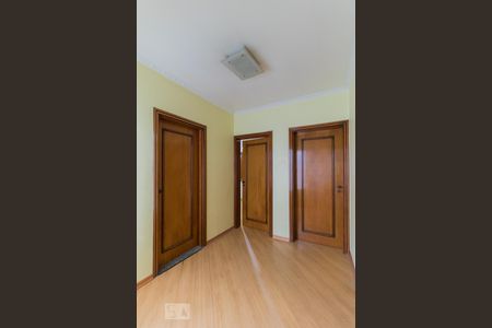 Casa à venda com 198m², 3 quartos e 4 vagas Casa à venda com 198m², 3 quartos e 4 vagasHall