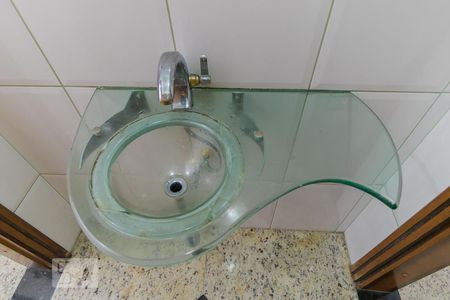 Casa à venda com 198m², 3 quartos e 4 vagas Casa à venda com 198m², 3 quartos e 4 vagasDetalhe banheiro