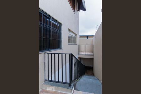 Casa à venda com 198m², 3 quartos e 4 vagas Casa à venda com 198m², 3 quartos e 4 vagasEscada Porão