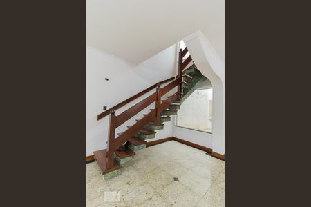 Escada de casa à venda com 3 quartos, 198m² em Vila Rui Barbosa, São Paulo