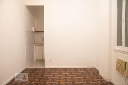 Sala/Quarto de kitnet/studio para alugar com 1 quarto, 40m² em Centro, Rio de Janeiro