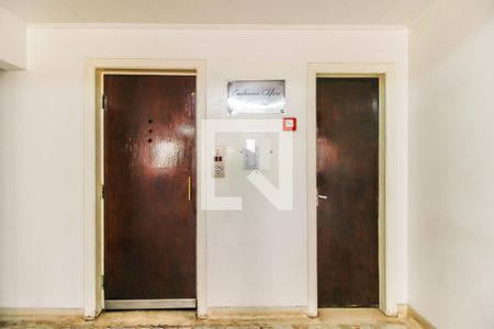 Apartamento à venda com 70m², 2 quartos e 1 vaga Apartamento à venda com 70m², 2 quartos e 1 vagaElevadores