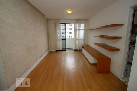 Apartamento à venda com 62m², 2 quartos e 1 vaga Apartamento à venda com 62m², 2 quartos e 1 vagaSala