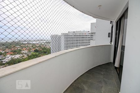 Apartamento à venda com 62m², 2 quartos e 1 vaga Apartamento à venda com 62m², 2 quartos e 1 vagaVaranda