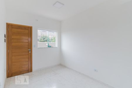 Sala de casa de condomínio para alugar com 2 quartos, 45m² em Itaquera, São Paulo
