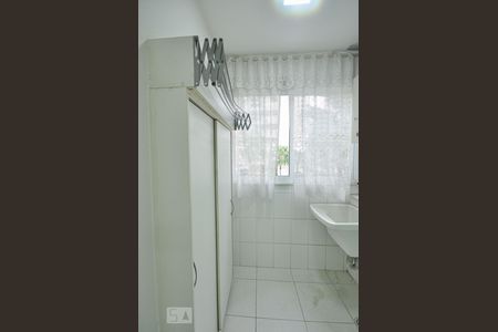 Apartamento à venda com 67m², 2 quartos e 2 vagas Apartamento à venda com 67m², 2 quartos e 2 vagasCozinha e Área de Serviço