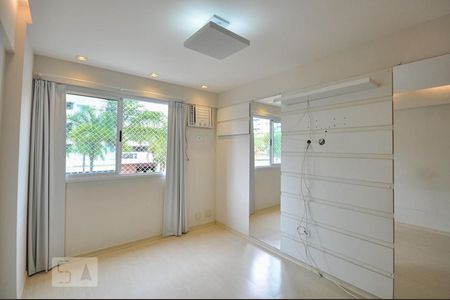 Apartamento à venda com 67m², 2 quartos e 2 vagas Apartamento à venda com 67m², 2 quartos e 2 vagasSuíte