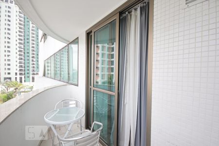 Studio para alugar com 40m², 1 quarto e 1 vagaVaranda