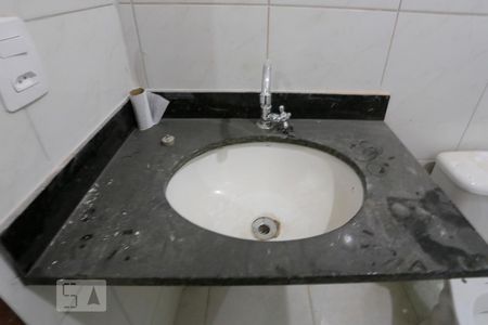 Banheiro de apartamento para alugar com 2 quartos, 53m² em Jardim Clímax, São Paulo