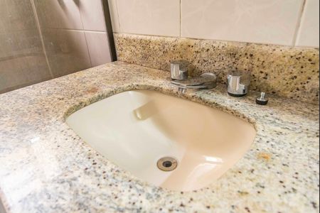 Casa à venda com 220m², 3 quartos e 4 vagas Casa à venda com 220m², 3 quartos e 4 vagasPia