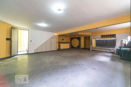 Casa à venda com 220m², 3 quartos e 4 vagas Casa à venda com 220m², 3 quartos e 4 vagasGaragem