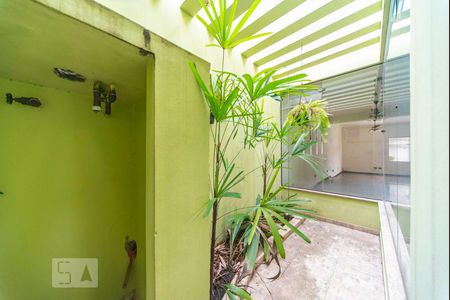 Casa à venda com 220m², 3 quartos e 4 vagas Casa à venda com 220m², 3 quartos e 4 vagasJardim de Inverno