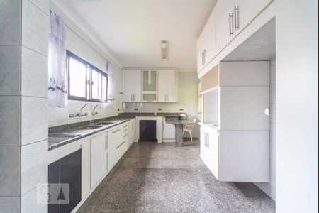 Casa à venda com 220m², 3 quartos e 4 vagas Casa à venda com 220m², 3 quartos e 4 vagasCozinha