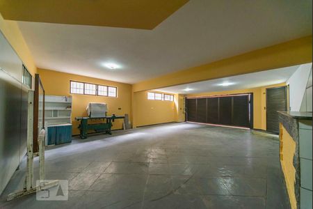 Casa à venda com 220m², 3 quartos e 4 vagas Casa à venda com 220m², 3 quartos e 4 vagasGaragem