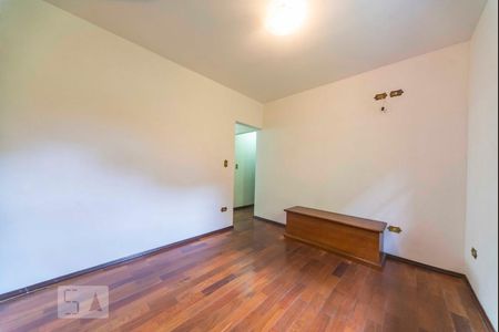 Casa à venda com 220m², 3 quartos e 4 vagas Casa à venda com 220m², 3 quartos e 4 vagasQuarto 3