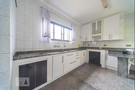 Casa à venda com 220m², 3 quartos e 4 vagas Casa à venda com 220m², 3 quartos e 4 vagasCozinha