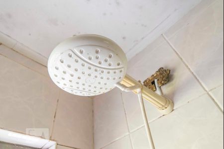 Casa à venda com 220m², 3 quartos e 4 vagas Casa à venda com 220m², 3 quartos e 4 vagasChuveiro