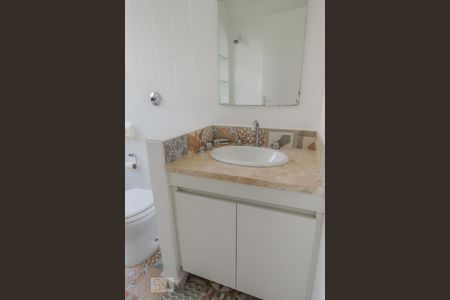 Banheiro  de apartamento à venda com 3 quartos, 94m² em Itaim Bibi, São Paulo