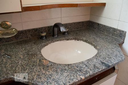 BANHEIRO de apartamento para alugar com 2 quartos, 65m² em Vila Bruna, São Paulo