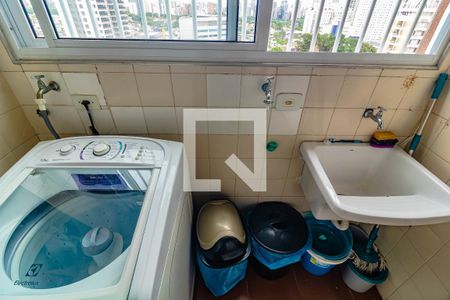 Apartamento à venda com 105m², 2 quartos e 1 vaga Apartamento à venda com 105m², 2 quartos e 1 vagaLavanderia