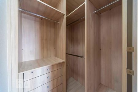 Apartamento à venda com 128m², 3 quartos e 2 vagasCloset 