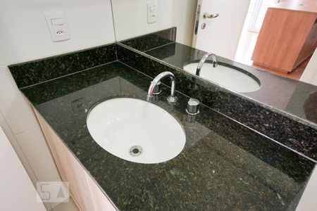 Detalhe banheiro de kitnet/studio para alugar com 1 quarto, 44m² em Vila Regente Feijó, São Paulo