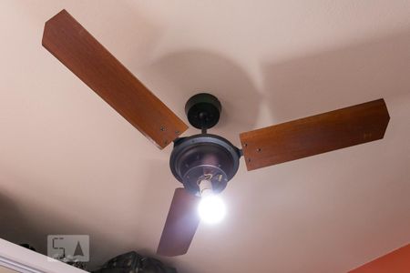 Casa de condomínio à venda com 130m², 3 quartos e 4 vagasDetalhe