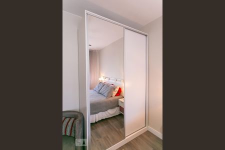 Casa de condomínio à venda com 130m², 3 quartos e 4 vagasDetalhe
