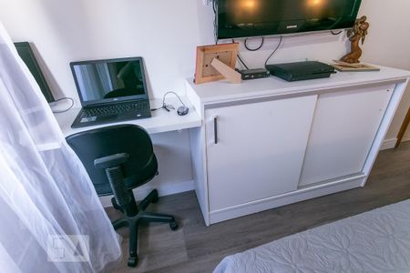 Casa de condomínio à venda com 130m², 3 quartos e 4 vagasDetalhe