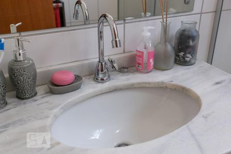 Banheiro - Torneira de casa de condomínio à venda com 3 quartos, 130m² em Santa Tereza, Porto Alegre