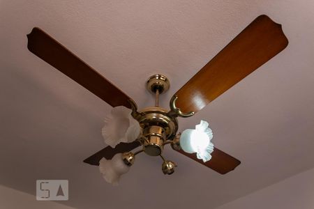 Detalhe de casa de condomínio à venda com 3 quartos, 130m² em Santa Tereza, Porto Alegre