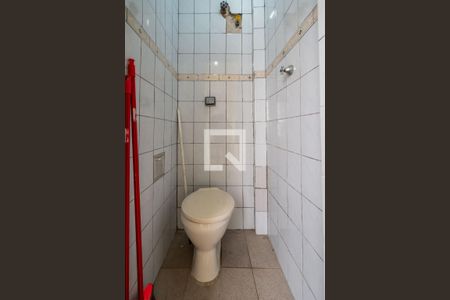 Apartamento à venda com 74m², 2 quartos e sem vaga Apartamento à venda com 74m², 2 quartos e sem vagaBanheiro de serviço