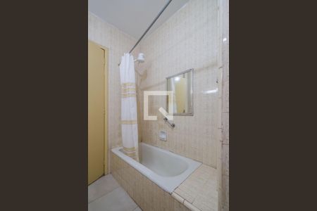 Apartamento à venda com 74m², 2 quartos e sem vaga Apartamento à venda com 74m², 2 quartos e sem vagaBanheiro